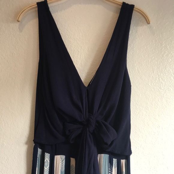 Size Medium Romper with Tie in front - Picture 2 of 4